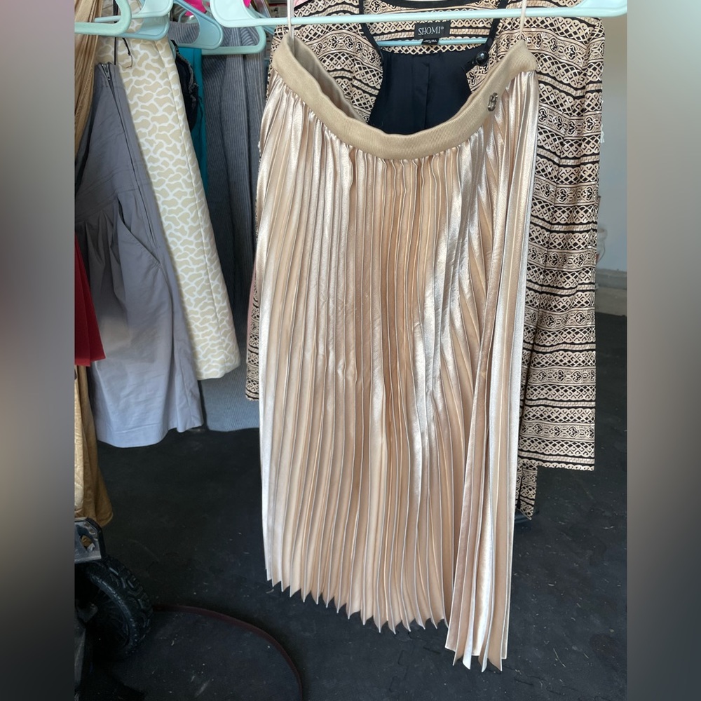 Golden silky plisse midi skirt